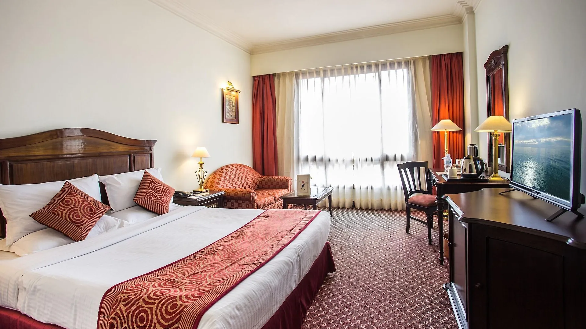 Grand Hotel Κατμαντού 4*,