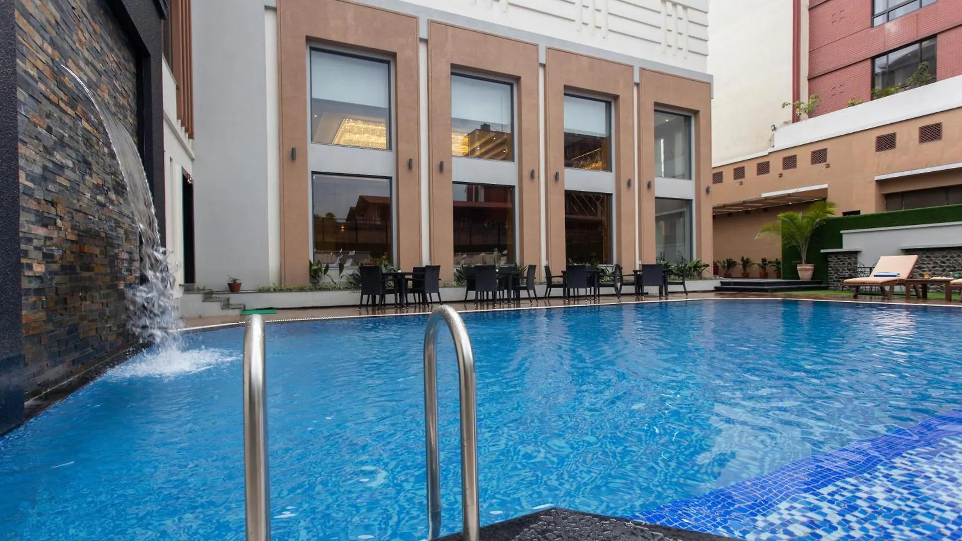 Grand Hotel Κατμαντού