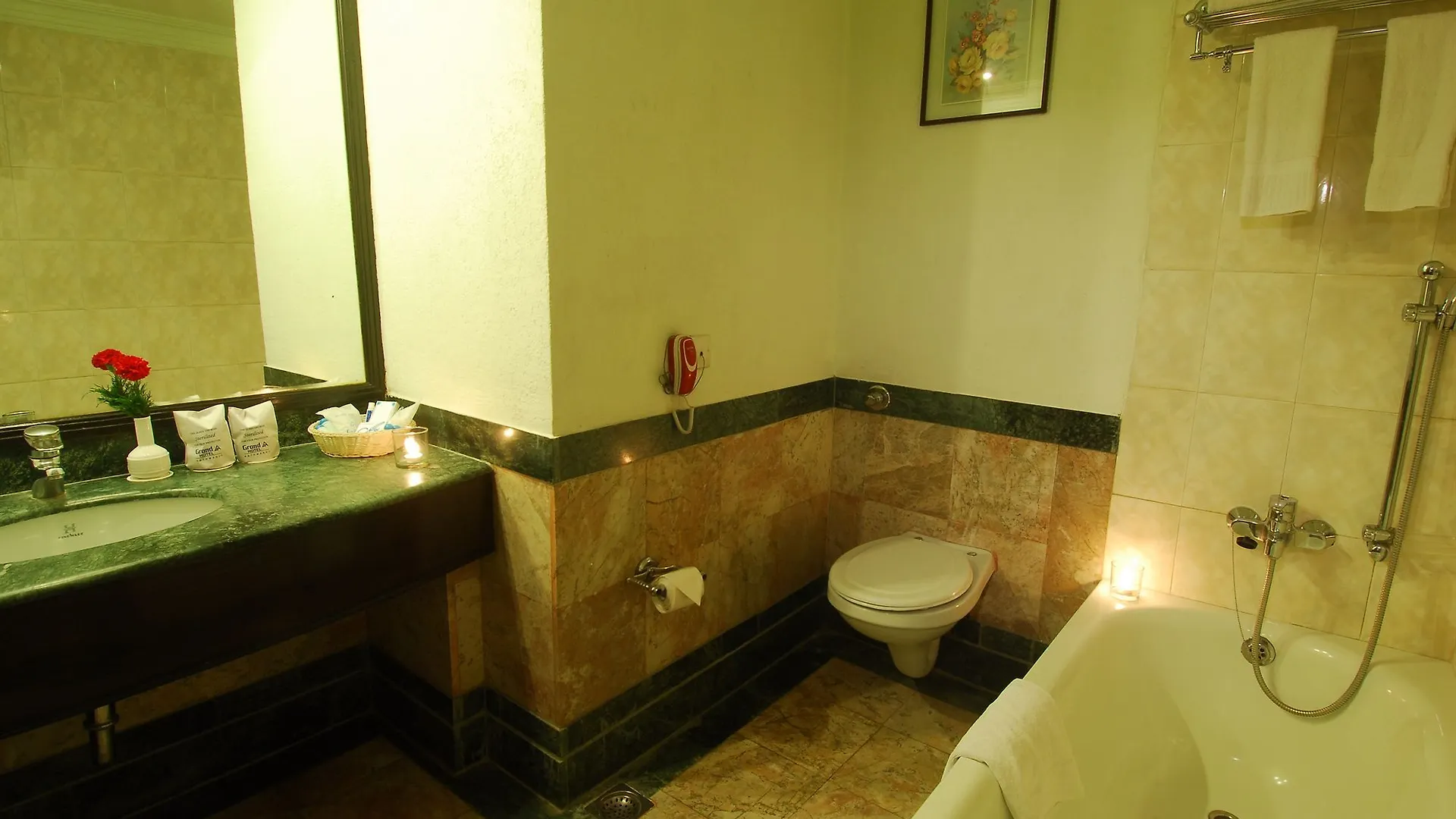 Grand Hotel Kathmandu 4*,  Nepal